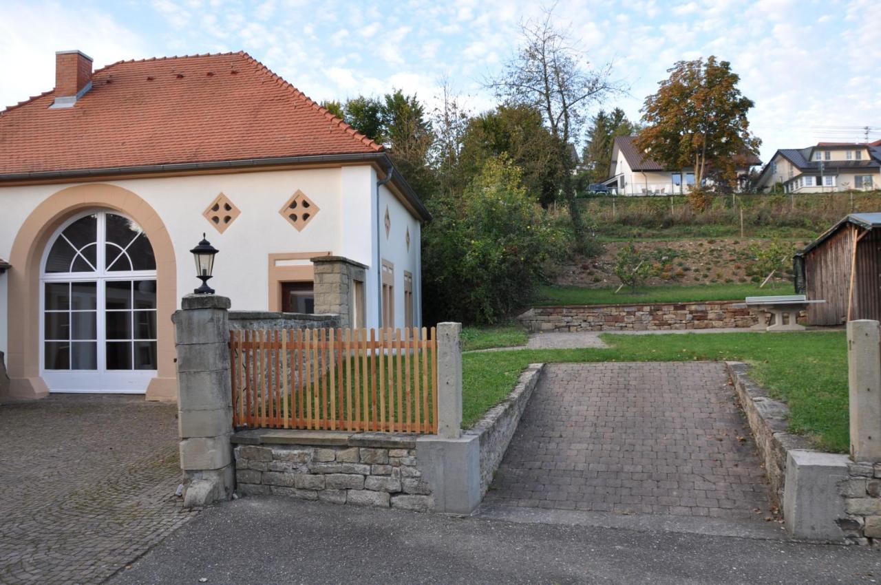 Ferienwohnung Altes Pfarrhaus Bargen Exterior photo