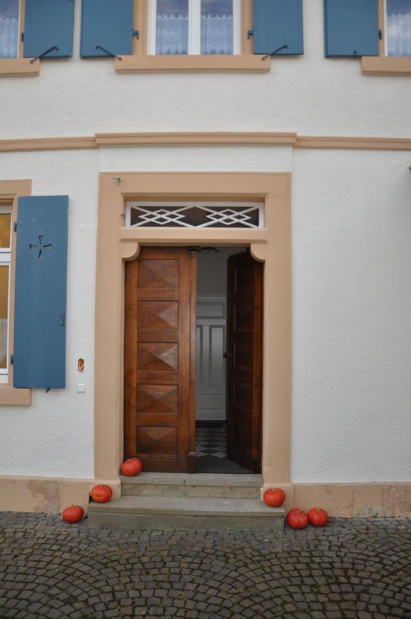 Ferienwohnung Altes Pfarrhaus Bargen Exterior photo